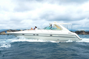 La Crucecita: Crucero privado en yate por Huatulco con bebidas