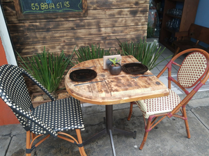 Los Aventureros café bistro