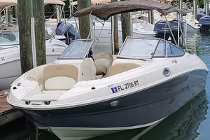 24 Ft Miami Bay: Private Boat, Gas Included , 6 people, Captained