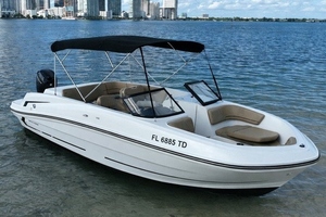 ALL INCLUSIVE Miami private boat trip with USGC license captain