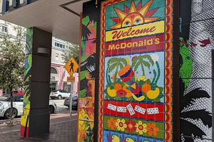 Historical Walking Food Tour in Calle 8