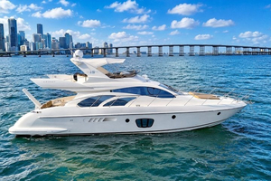 Miami Luxury Yacht + 2 Jet Skis + Skyline & Sandbars