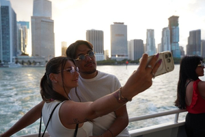 Miami Sunset Cruise: Millionaire’s Row Sightseeing Tour