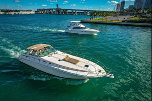 Private 52' Luxury Yacht Rental in Miami with Captain