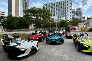 Alquiler de Slingshot - Fort Laudarale, Las Olas, Hollywood