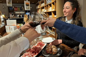 Milan: Aperitivo with Food Selection & a Glass of Wine