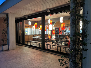 Donburi House 丼 Moscova - Ramen Izakaya
