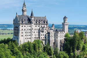 Munich: Private Neuschwanstein & Linderhof Castle Day Trip