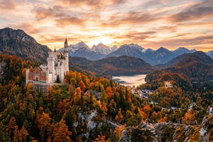 Neuschwanstein Castle: Guided Tour with Entry Tickets & Shuttle Bus