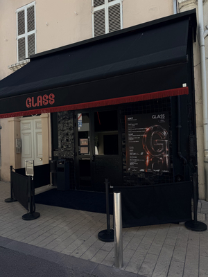 Glass Club Cannes, House music Bar à cocktails Festive & Club, Night Club, Boîte de Nuit,