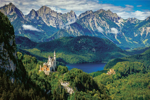 Neuschwanstein Castle Small-Group Tour by Train from Munich