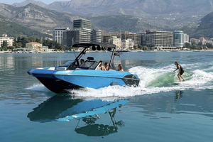 Budva: Geführtes Wakesurfing-Erlebnis auf dem Axis-A24-Schlepper