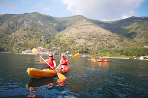 Kotor: Guidet kajaktur i Kotorbugten