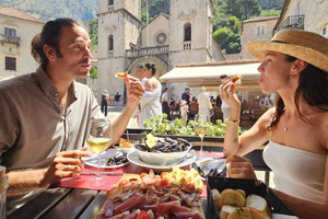 Kotor: Private Walking Tour with Wine and Food Tasting