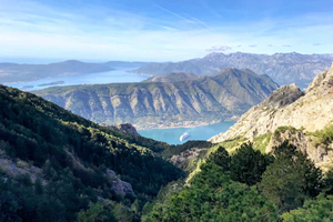 Excursion privée d'une journée à Njeguši avec déjeuner traditionnel