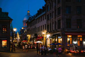 Montreal: Old Montreal at Twilight Walking Tour