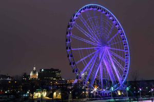 Montreal: Small Group Night Tour with La Grande Roue Entry