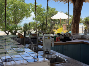 Peri-Peri Beach Club