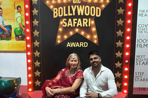 Bollywood-omvisning med dans, kostymer og filmsett