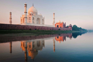 From Mumbai:Same Day Agra Taj Mahal Tour