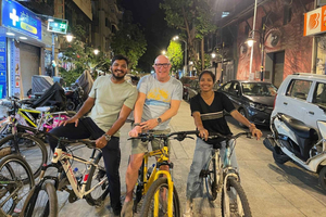 Guided Bike Tour of Mumbai's Highlights and Hidden Gems