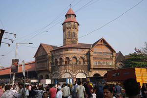 Local Markets & Temples Tour