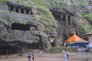 Forte de Lohagad, Grutas de Baja, Grutas de Karla e Lago Pawna
