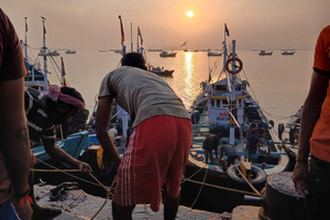 Mumbai by Dawn- See Markets, Dhobi ghat & Hidden Local Spots