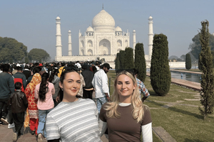 Taj Mahal & Agra Fort Day Trip with Flights