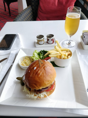 Champagne Lounge