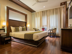 Hotel Dwaraka Residency - Hotels In Thane