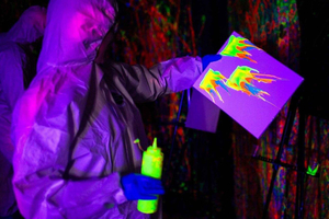 Glow-in-the-dark painting experience in Munich