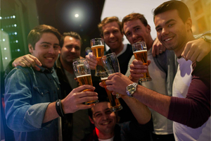 Munich : tournée guidée des bars avec entrée en boîte de nuit et shots de bienvenue