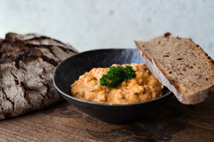 ミュンヘン：伝統的なバイエルンチーズを作ってビールを味わう