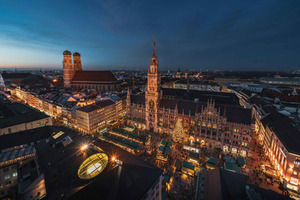 Munich by Night: Lights, Stories & Cocktails – Evening Tour / max. 8 people