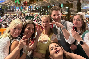 Munich: Oktoberfest Table Reservation and Party Tour