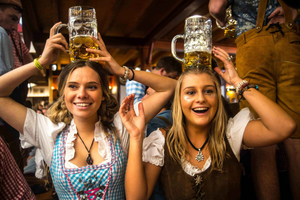 Oktoberfest Camp : bière, nouveaux amis et entrée au festival