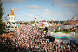 Oktoberfest-tour met gereserveerde zitplaatsen in een biertent