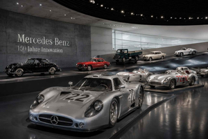 Stuttgart: Mercedes & Porsche Museums Private Tour