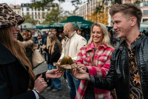 Viktualienmarkt Bingo Food Tour with local guide