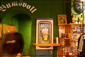 Bumsvoll Bar