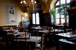 Dillinger Chicago Bar'n Grill