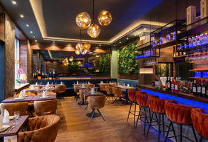 JACK GLOCKENBACH TWINS Restaurant am Rotkreuzplatz Nymphenburg