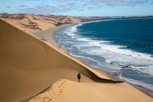 Walvis Bay: Afternoon Desert 4x4 to Sandwich Harbour Bay