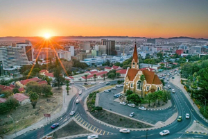 Windhoek: Guided City Tour with Craft Center & Gardens
