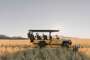 Windhoek: Zannier Reserve Sunset Safari with Snacks