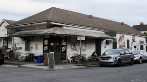 B J's Lounge