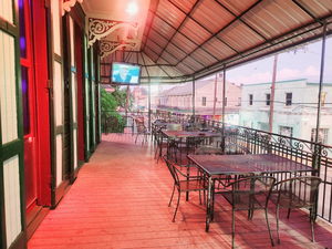Balcony Bar & Kitchen