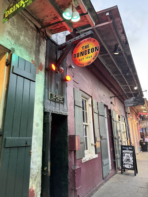 Toulouse Dive Bar