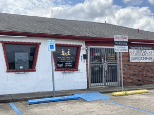 Two Sisters Soul Food in Treme